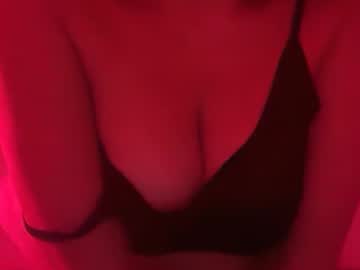 Sofinight Chaturbate stream image from May 31, 2026