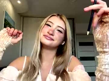 Elysesengun Chaturbate stream image from May 31, 2026