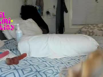 Lilmamidaisy Chaturbate stream image from May 31, 2026