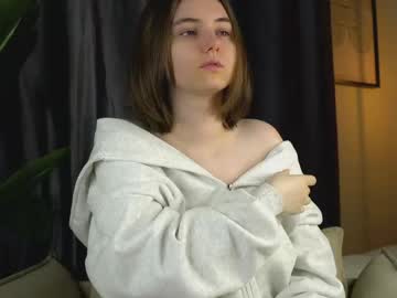 Approche_Toi_Petite Chaturbate stream image from May 31, 2026