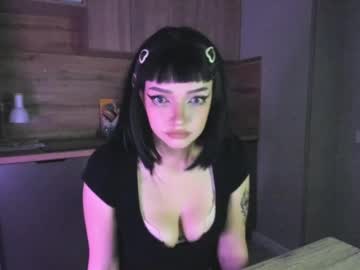 Kiki_Dreamie Chaturbate stream image from May 31, 2026