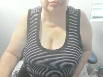 Lustybustygal Chaturbate stream image from May 31, 2026