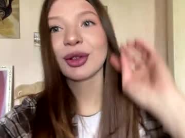 Elizebethhollinshed Chaturbate stream image from June 01, 2026