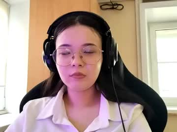 Mellieyamazaki Chaturbate stream image from June 01, 2026