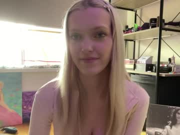 Kortneyhiedeman Chaturbate stream image from June 01, 2026