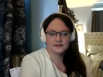 Sylviexxxfun Chaturbate stream image from June 01, 2026