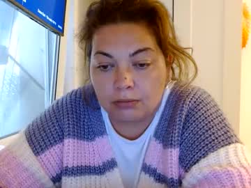 Curvymomylore stream image from June 02, 2026