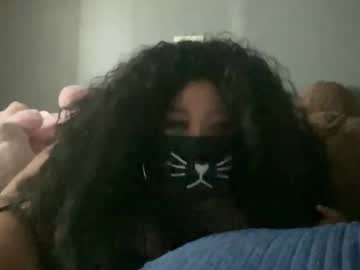 Plushiedollxoxo Chaturbate stream image from June 03, 2026