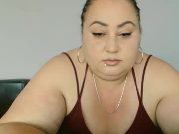 Nellyhugetitts Chaturbate stream image from June 04, 2026