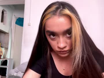 Kellyleinonen Chaturbate stream image from June 04, 2026