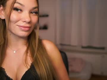 Chloe_Lux18 Chaturbate stream image from June 04, 2026