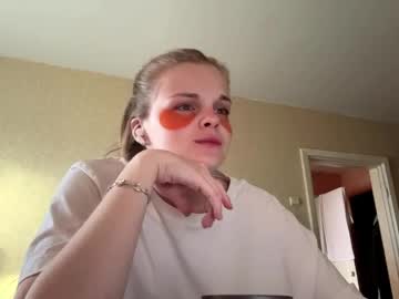 Isadorakun Chaturbate stream image from June 04, 2026