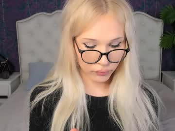 Kristi_Blair Chaturbate stream image from June 04, 2026