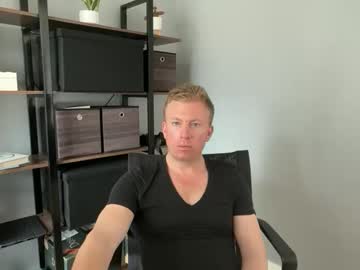 Sizzlesticks Chaturbate stream image from June 04, 2026
