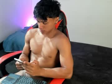 Zyzz_1812 Chaturbate stream image from June 04, 2026