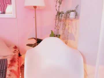 Bee_Art Chaturbate stream image from June 04, 2026
