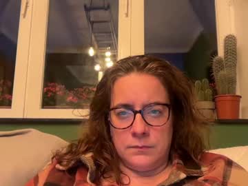 Linalooxyy Chaturbate stream image from June 04, 2026