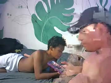 Latinos2411 Chaturbate stream image from June 05, 2026