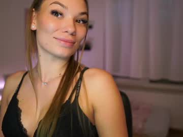 Chloe_Lux18 Chaturbate stream image from June 05, 2026