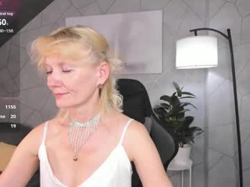 Julie_Lucasss Chaturbate stream image from June 06, 2026