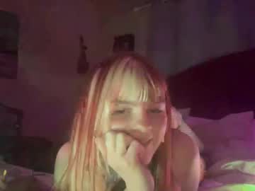 Roxainefox Chaturbate stream image from June 06, 2026