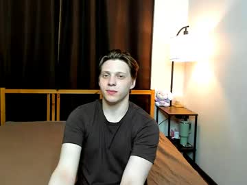 Blossomandbee Chaturbate stream image from June 06, 2026