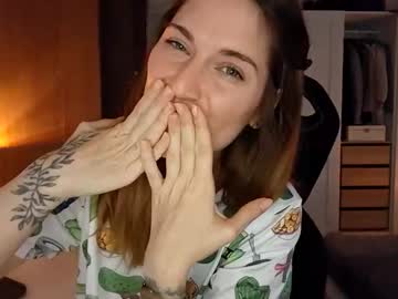 Reileyfoxx Chaturbate stream image from June 07, 2026