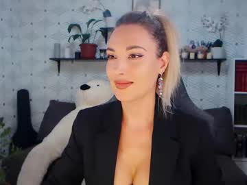 Millaxqueen Chaturbate stream image from June 07, 2026