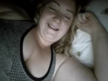 Curvyblond20 Chaturbate stream image from June 08, 2026