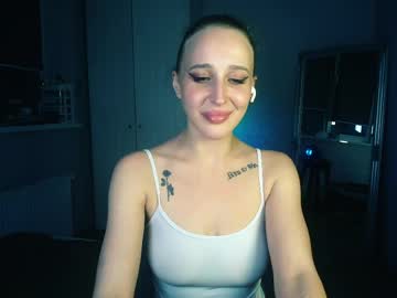 Aliceturnon Chaturbate stream image from June 09, 2026