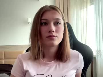 Crissymemo Chaturbate stream image from June 09, 2026