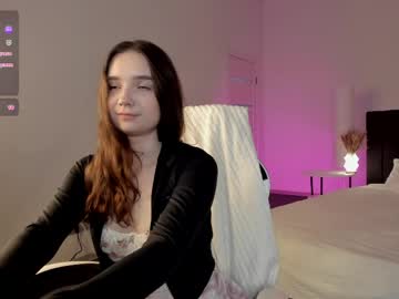 Elvienne Chaturbate stream image from June 10, 2026