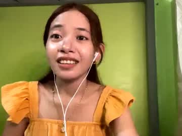 Raeleneslotkin Chaturbate stream image from June 10, 2026