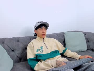 Kroywave Chaturbate stream image from June 10, 2026