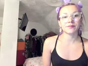 Lilvenice7 Chaturbate stream image from June 10, 2026