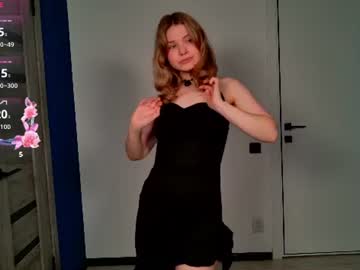 Chloewells Chaturbate stream image from June 11, 2026