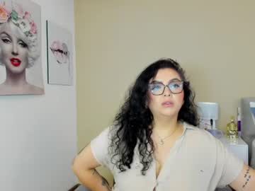 Mid_Nightpeach Chaturbate stream image from June 12, 2026