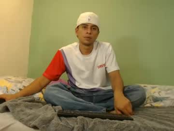 Danielitopapii Chaturbate stream image from June 12, 2026