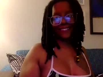 Chloeclapper24 Chaturbate stream image from June 12, 2026