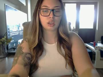 Kimlee4 Chaturbate stream image from June 12, 2026