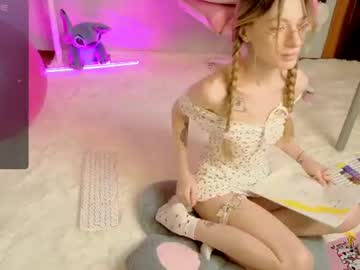 Miamooonn Chaturbate stream image from June 12, 2026
