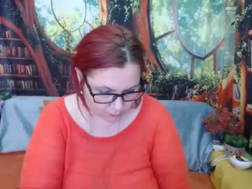 Dyannelovee Chaturbate stream image from June 12, 2026