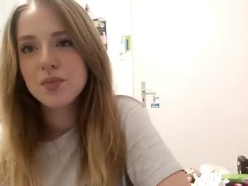 Rosybreeze Chaturbate stream image from June 12, 2026