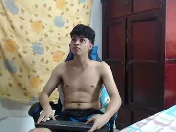 Alice_Julls Chaturbate stream image from June 12, 2026