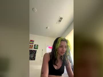Thebrattybelle99 Chaturbate stream image from June 12, 2026