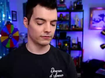 Maxhughes Chaturbate stream image from June 13, 2026