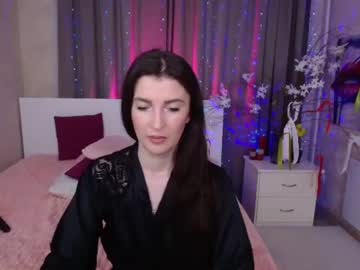 Evelingills Chaturbate stream image from June 13, 2026