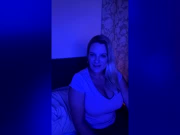 Vivienesky Chaturbate stream image from June 13, 2026