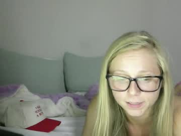 Lexisummers4ever Chaturbate stream image from June 15, 2026