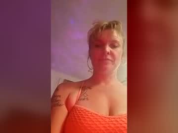 Mizzmoist Chaturbate stream image from June 15, 2026